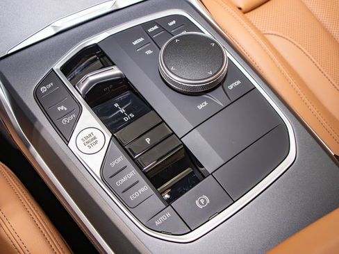 Used 2025 BMW 230i xDrive Coupe w/ Premium Package image 19