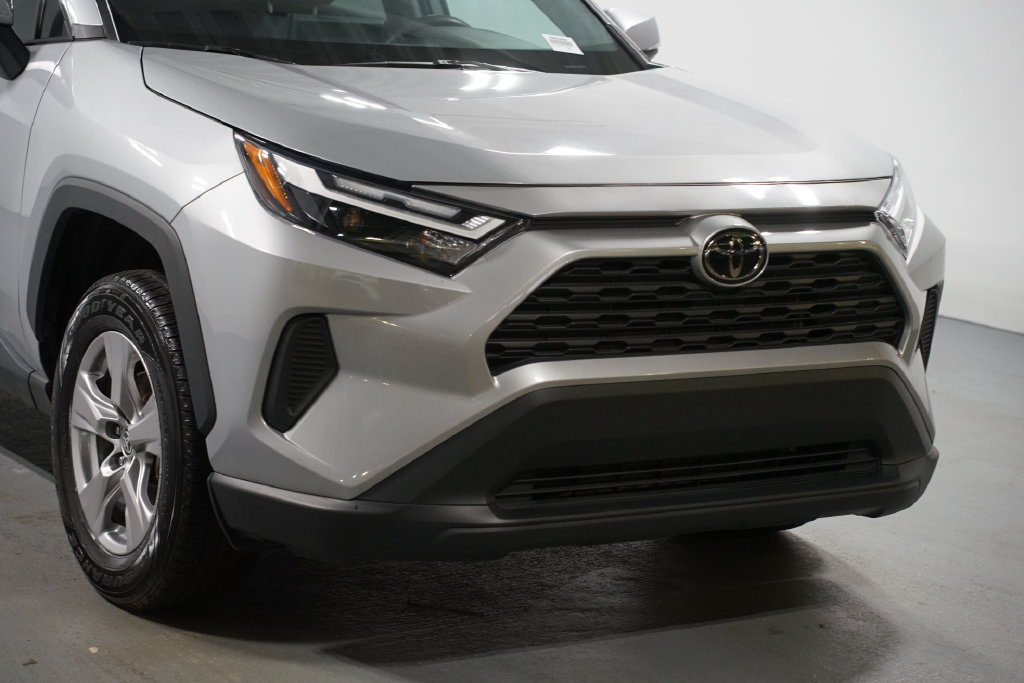 Certified 2025 Toyota RAV4 XLE FWD image 4