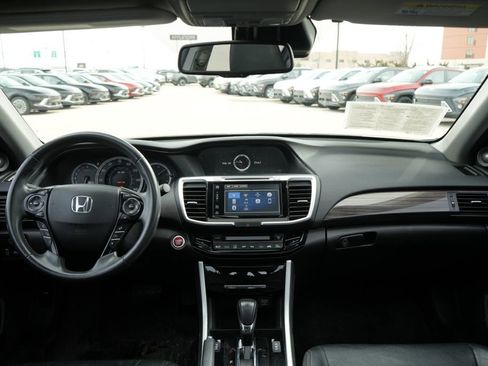 Used 2016 Honda Accord Touring image 17