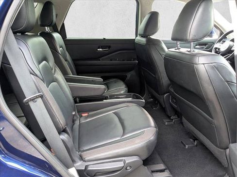 Used 2022 Nissan Pathfinder SL w/ SL Premium Package image 22