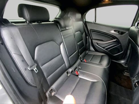 Used 2019 Mercedes-Benz GLA 250 4MATIC image 18