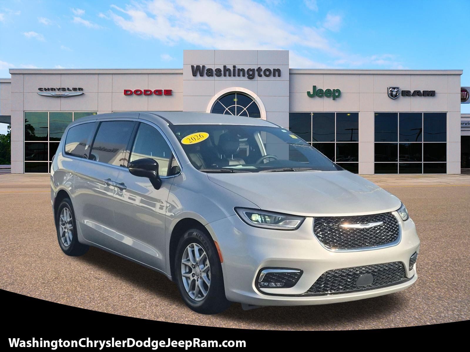Used 2026 Chrysler Pacifica Select FWD image 1