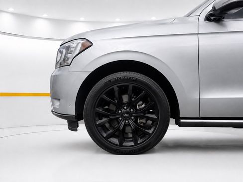 Used 2019 Ford Expedition Max Limited w/ Equipment Group 302A AWD/4WD image 9