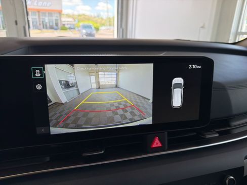 New 2026 Kia Carnival EX FWD image 33