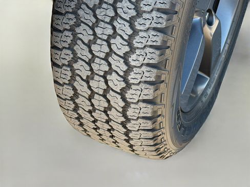 Used 2024 Land Rover Defender 110 S image 43