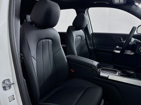 Certified 2026 Mercedes-Benz GLB 250 image 8