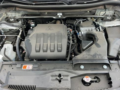 Used 2025 Mitsubishi Eclipse Cross Black Edition image 34