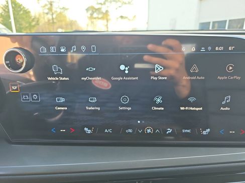 New 2026 Chevrolet Traverse LT w/ Sun and Wheel Package FWD image 22