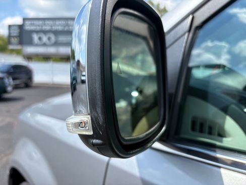 Used 2015 Chrysler Town & Country Touring-L w/ Driver Convenience Group FWD image 11