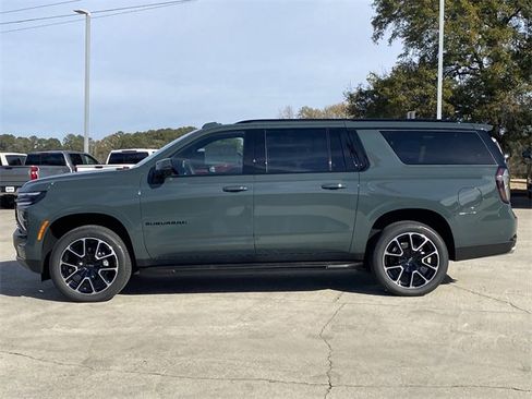 New 2026 Chevrolet Suburban RST w/ RST Capability Package image 2