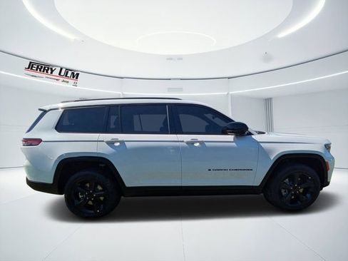 New 2025 Jeep Grand Cherokee L Limited w/ Black Appearance Package image 2