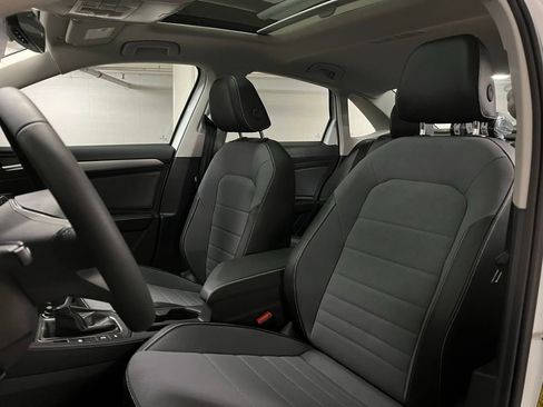 New 2026 Volkswagen Jetta SE FWD image 20