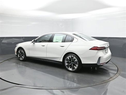 New 2026 BMW 530i w/ Premium Package image 5