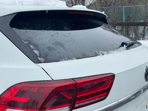 Used 2022 Volkswagen Atlas Cross Sport SE image 29