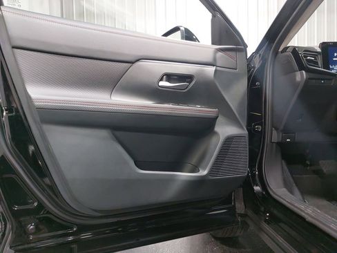 New 2026 Nissan Kicks SR w/ Cold Weather Package image 25