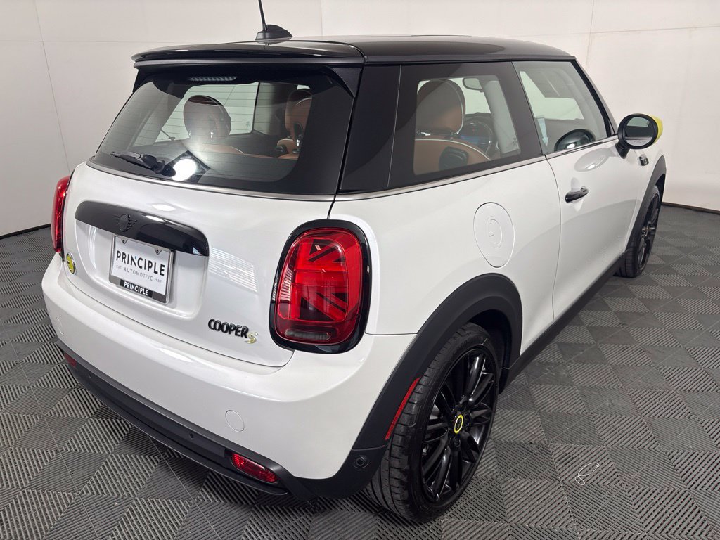 Certified 2024 MINI Cooper SE FWD image 5