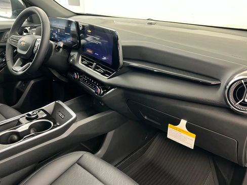 New 2027 Chevrolet Equinox LT w/ Convenience Package II AWD/4WD image 26