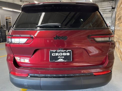 New 2025 Jeep Grand Cherokee L Altitude image 28