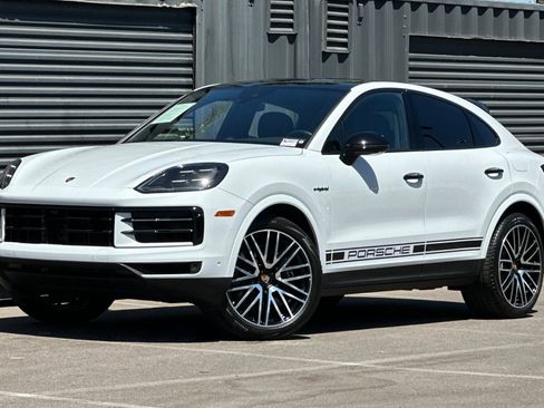 Used 2026 Porsche Cayenne E-Hybrid Coupe AWD/4WD image 1