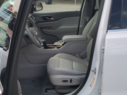 Used 2018 GMC Acadia SLE FWD image 11