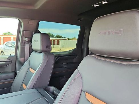 Used 2023 GMC Sierra 1500 AT4 w/ AT4 Premium Package AWD/4WD image 13