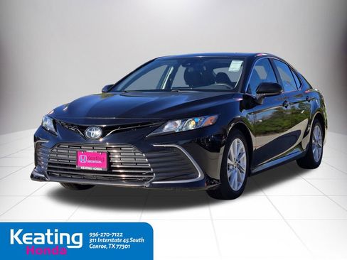 Used 2023 Toyota Camry LE image 4