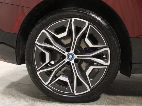 Used 2025 BMW iX xDrive50 image 29