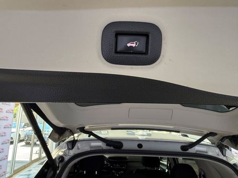 Used 2019 Nissan Rogue SV AWD/4WD image 57