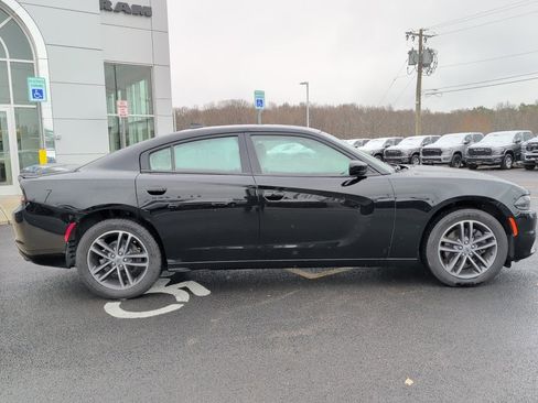 Used 2019 Dodge Charger SXT image 8
