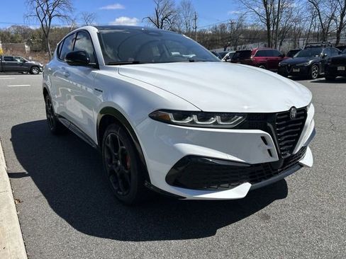 New 2026 Alfa Romeo Tonale w/ Quick Order Package 23H Volce AWD/4WD image 2