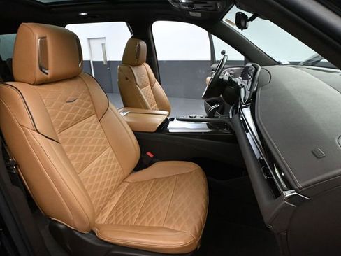 Used 2022 Cadillac Escalade Premium Luxury w/ Touring Package image 60