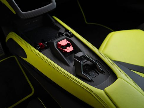 Used 2024 Lamborghini Revuelto AWD/4WD image 22