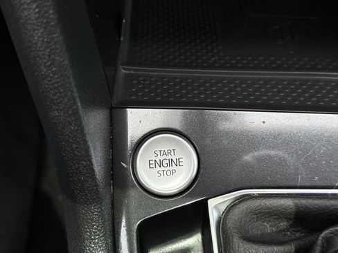 Certified 2023 Volkswagen Tiguan SE R-Line FWD image 16