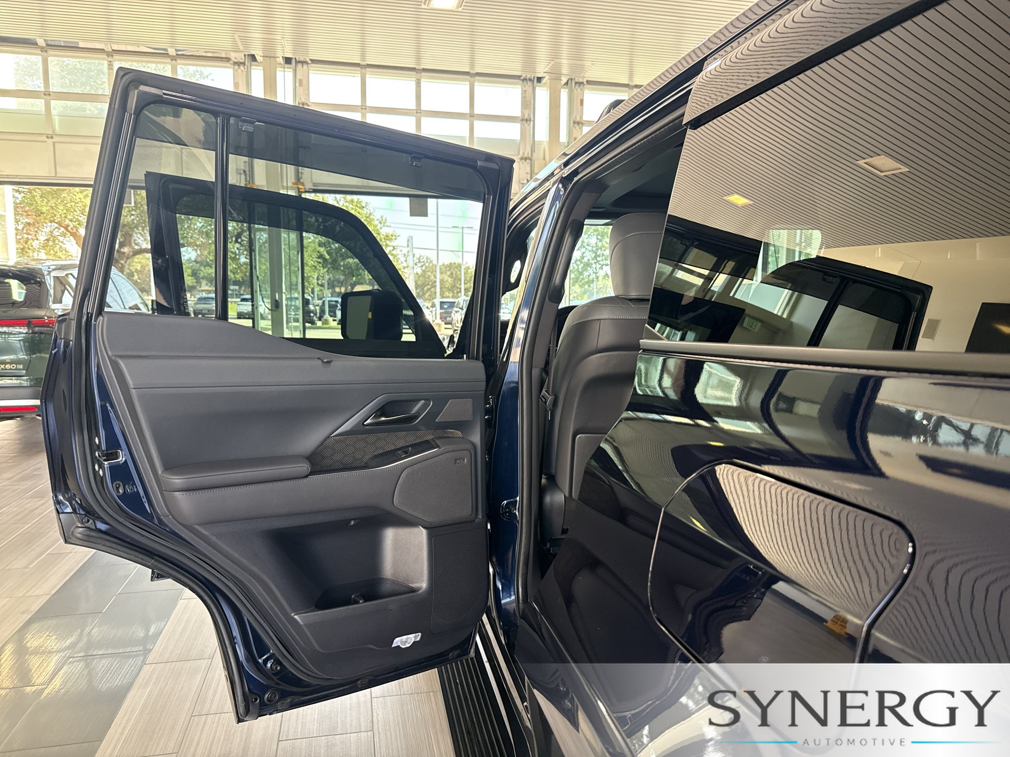 Used 2024 Lexus GX 550 w/ Accessory Package (Z1) AWD/4WD image 31