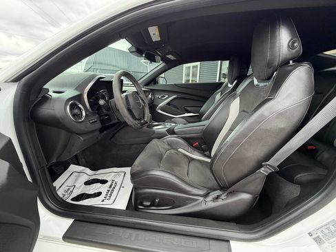 Used 2020 Chevrolet Camaro SS RWD image 13
