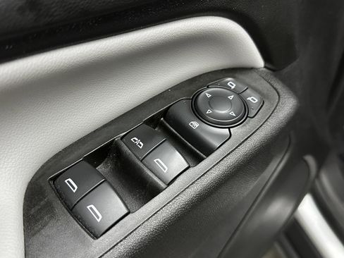 Used 2021 Chevrolet Equinox LS w/ LS Convenience Package image 11