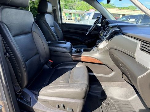 Used 2019 GMC Yukon XL SLT w/ Open Road Package AWD/4WD image 21