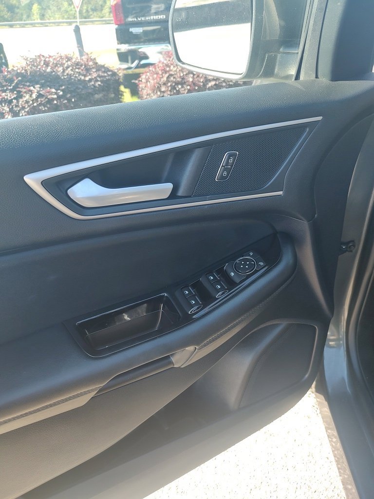 Used 2020 Ford Edge SEL FWD image 10