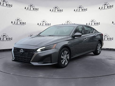 Used 2023 Nissan Altima 2.5 S image 3