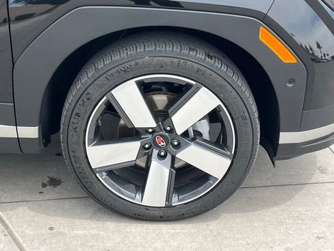 Used 2025 Hyundai Santa Fe Limited AWD/4WD image 7