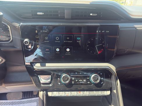 Used 2025 GMC Sierra 3500 AT4 w/ AT4 Premium Plus Package AWD/4WD image 22