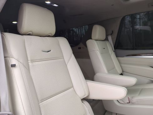 Used 2025 Cadillac Escalade Sport Platinum image 31