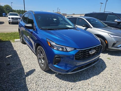 Used 2023 Ford Escape ST-Line w/ Tech Pack #1 FWD image 5