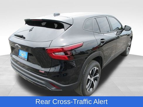 Certified 2025 Chevrolet Trax RS w/ Driver Confidence Package FWD image 5
