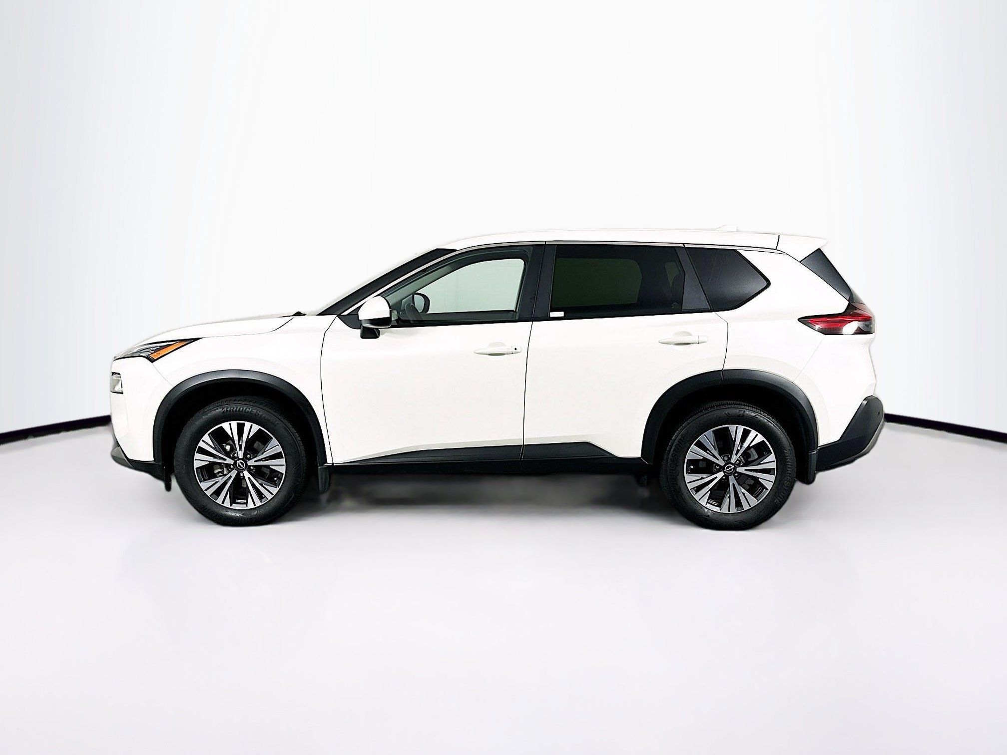 Used 2023 Nissan Rogue SV FWD image 4