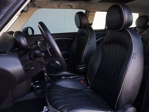 Used 2013 MINI Cooper Clubman S w/ Premium Pkg 2 FWD image 10