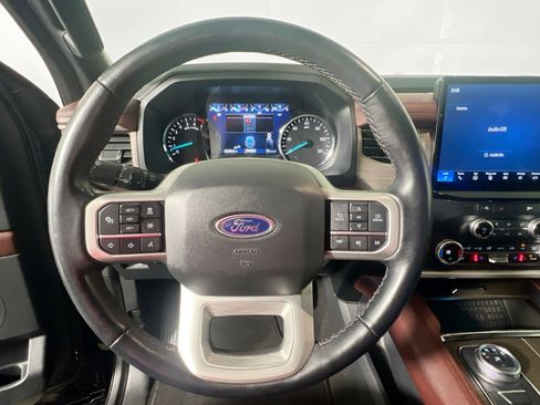 Used 2024 Ford Expedition Limited image 17
