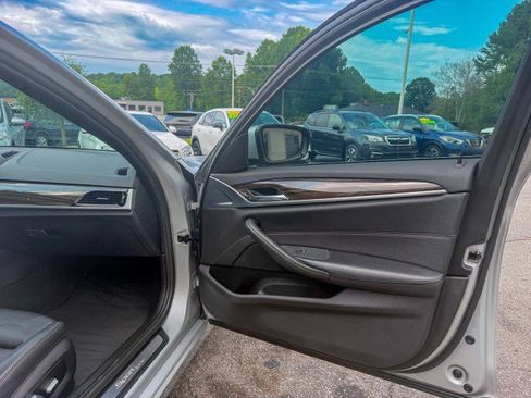 Used 2017 BMW 530i RWD image 21