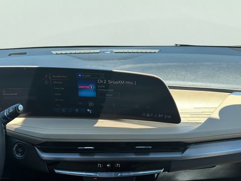 Used 2024 Cadillac XT4 Premium Luxury FWD image 15