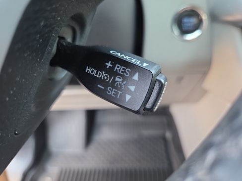 Certified 2019 Toyota Highlander Limited AWD/4WD image 29
